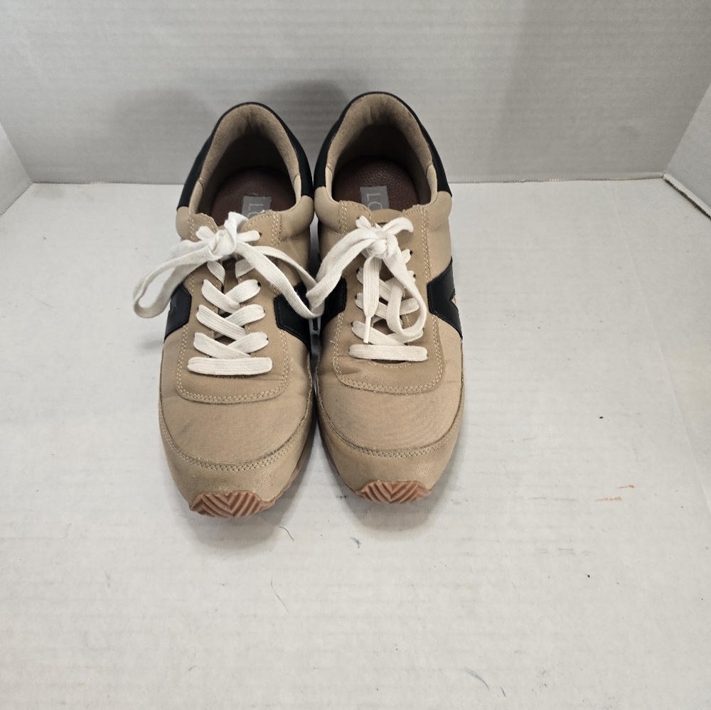 Women‎ athletic shoes